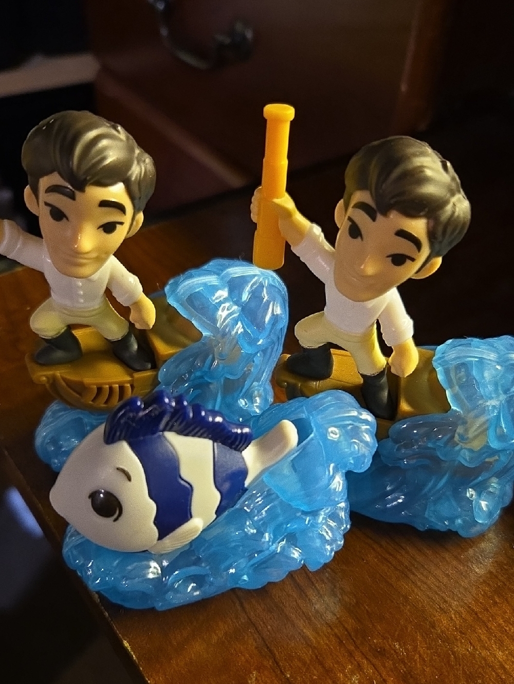 McDonald's Blue Wave Fish & Twin Diver Playset